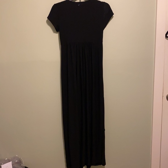 Tiana B Black Short Sleeve Long Maxi Dress With a Gem Belt Accent - Picture 6 of 10